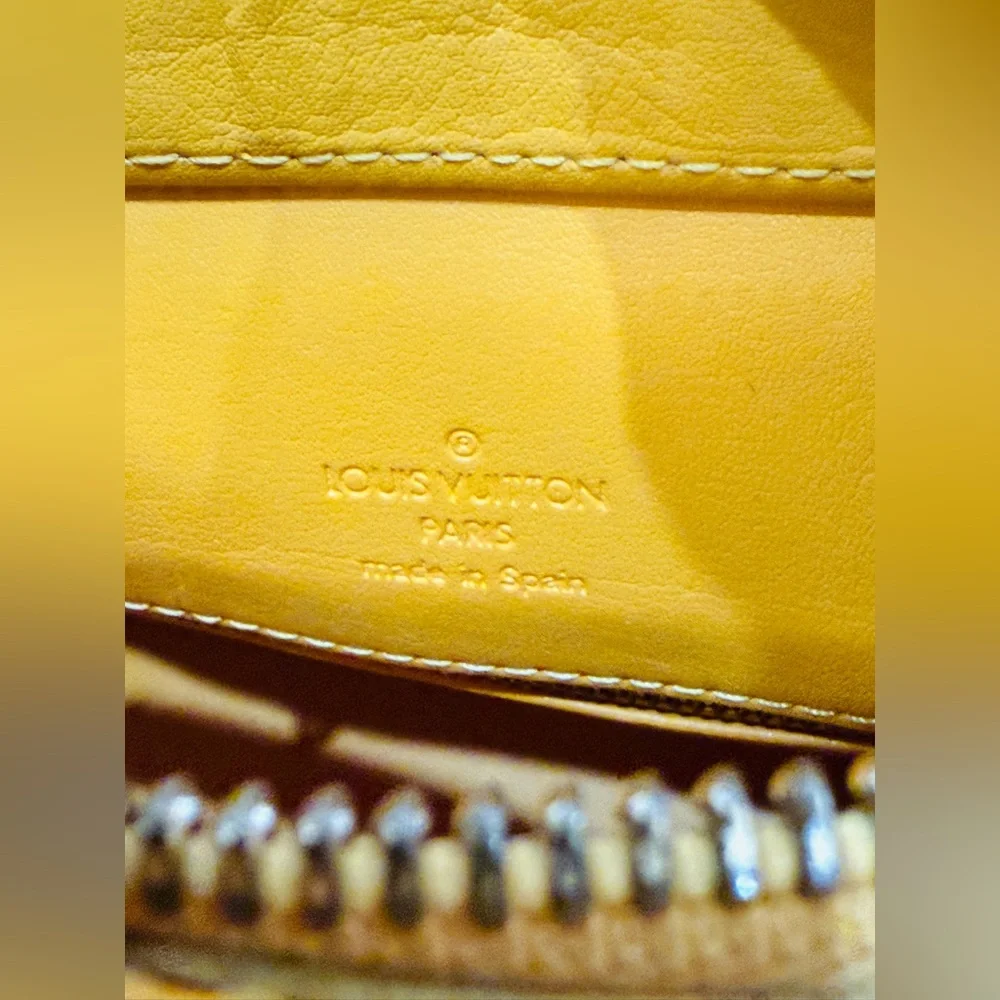 Louis Vuitton Vernis Yellow Monogram Bag - Picture 15 of 16